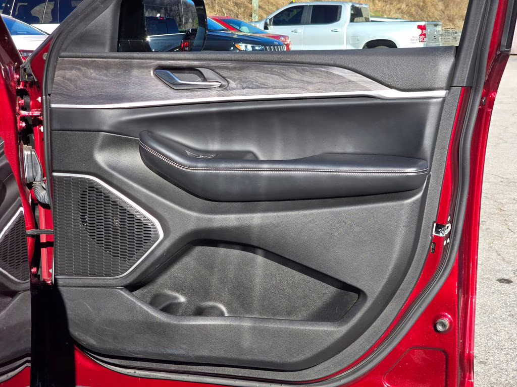 2022 Velvet Red Pearlcoat Jeep Grand Cherokee Limited 4X4 SUV