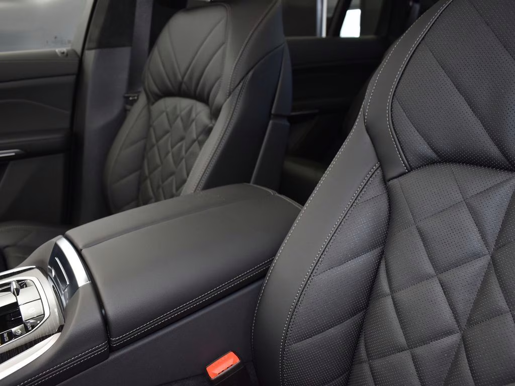 2026 Black Sapphire Metallic BMW X7 xDrive40i AWD SUV