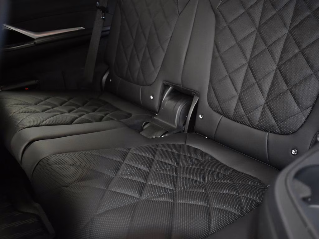 2026 Black Sapphire Metallic BMW X7 xDrive40i AWD SUV