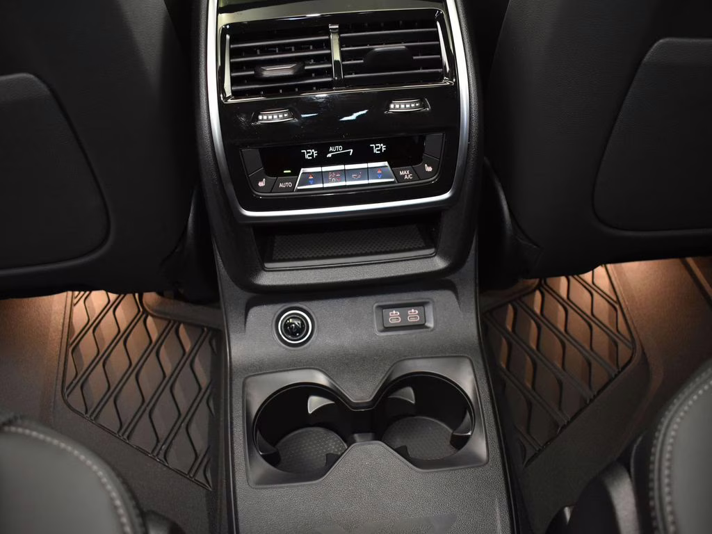 2026 Black Sapphire Metallic BMW X7 xDrive40i AWD SUV