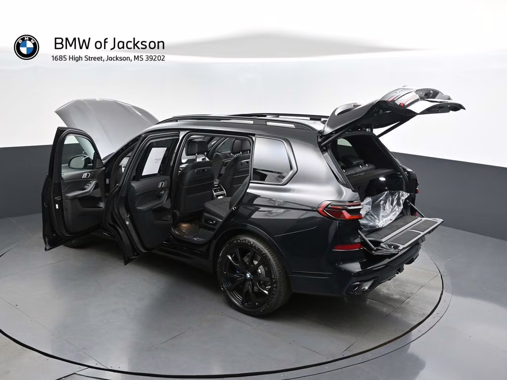 2026 Black Sapphire Metallic BMW X7 xDrive40i AWD SUV