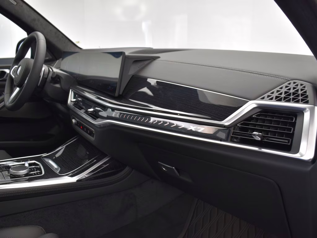 2026 Black Sapphire Metallic BMW X7 xDrive40i AWD SUV