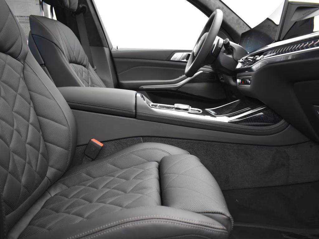 2026 Black Sapphire Metallic BMW X7 xDrive40i AWD SUV