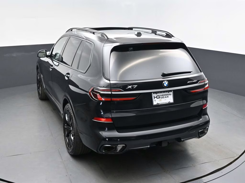 2026 Black Sapphire Metallic BMW X7 xDrive40i AWD SUV