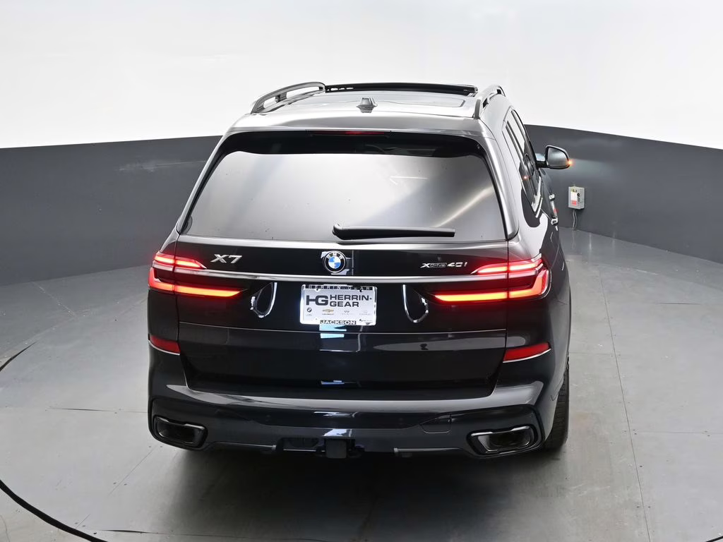 2026 Black Sapphire Metallic BMW X7 xDrive40i AWD SUV