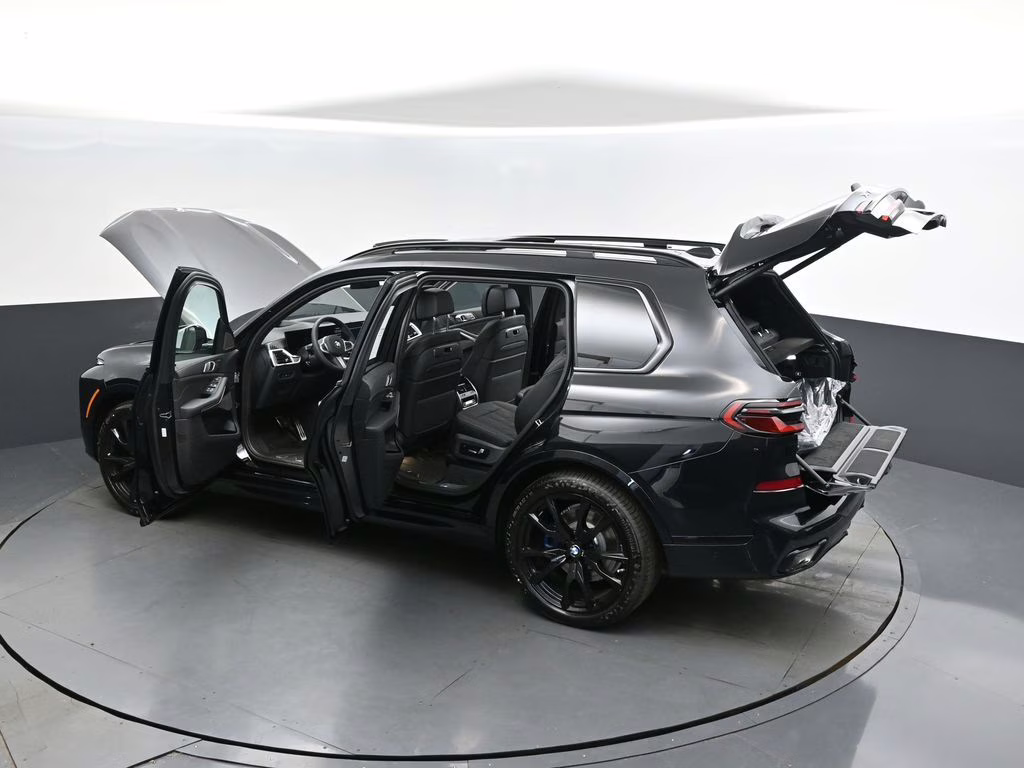 2026 Black Sapphire Metallic BMW X7 xDrive40i AWD SUV
