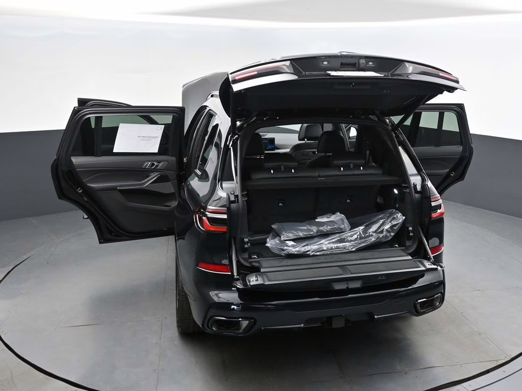 2026 Black Sapphire Metallic BMW X7 xDrive40i AWD SUV