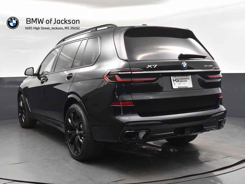 2026 Black Sapphire Metallic BMW X7 xDrive40i AWD SUV