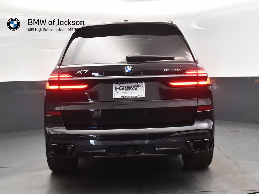 2026 Black Sapphire Metallic BMW X7 xDrive40i AWD SUV