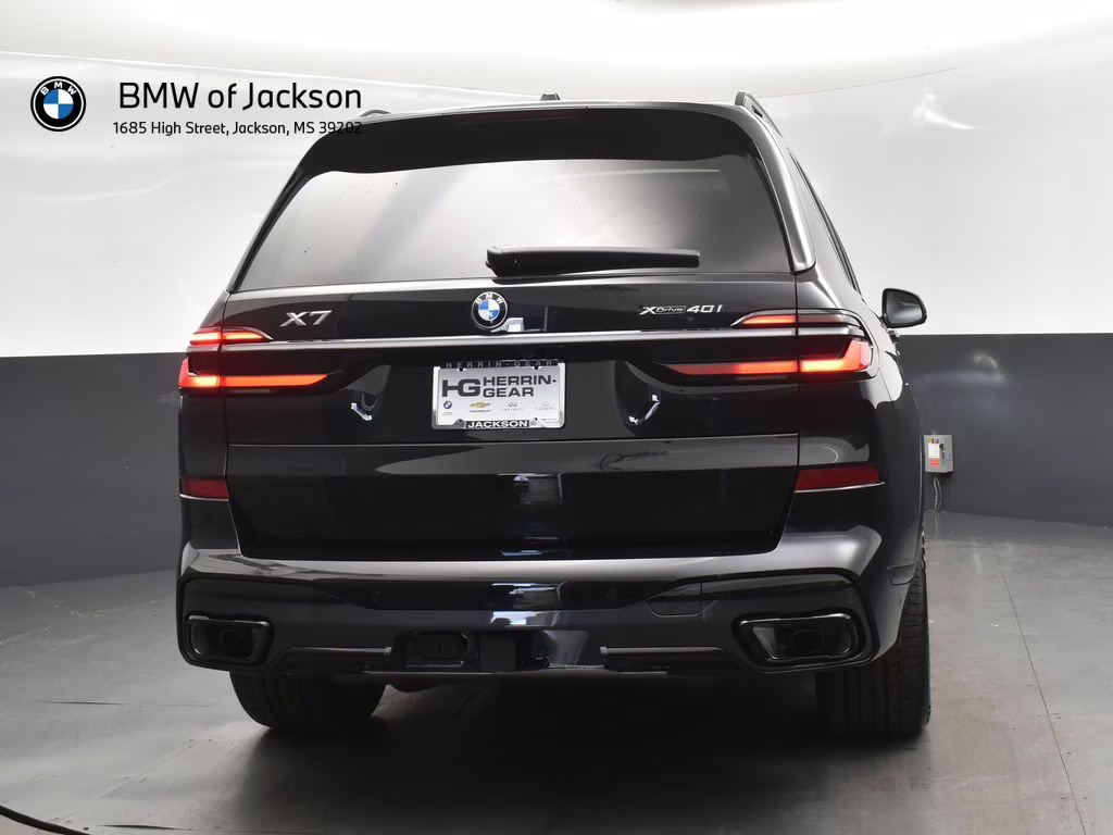 2026 Black Sapphire Metallic BMW X7 xDrive40i AWD SUV
