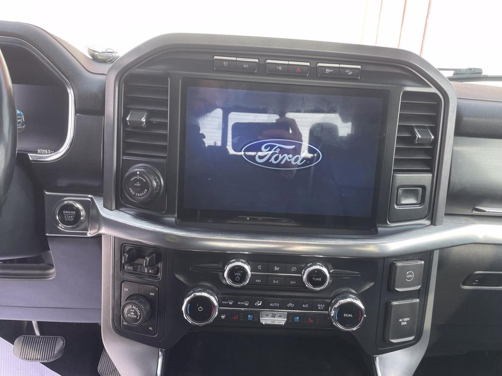 2022 Carbonized Gray Ford F-150 LARIAT 4X4 Truck