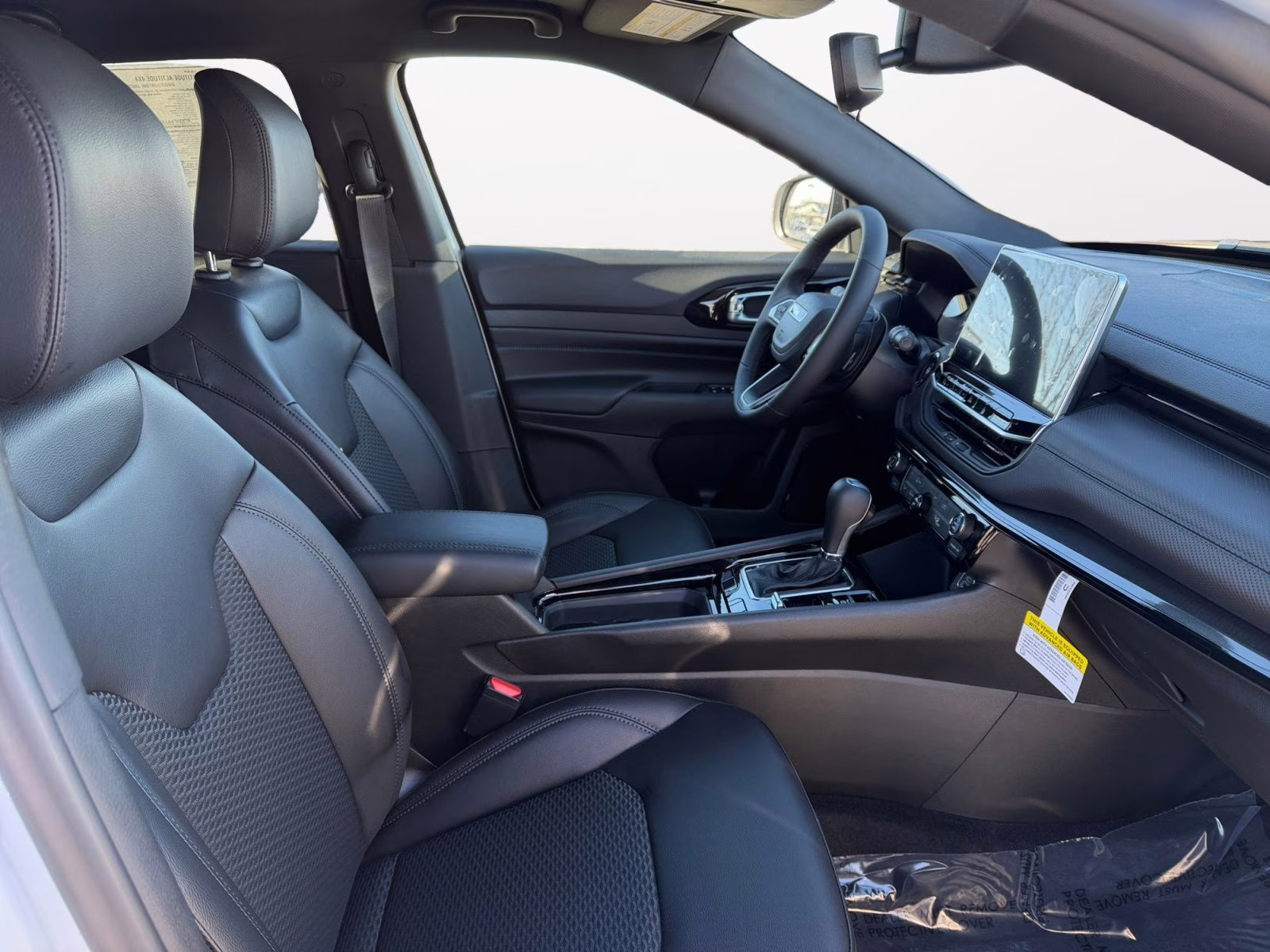 2026 Bright White Clearcoat Jeep Compass Latitude 4X4 SUV