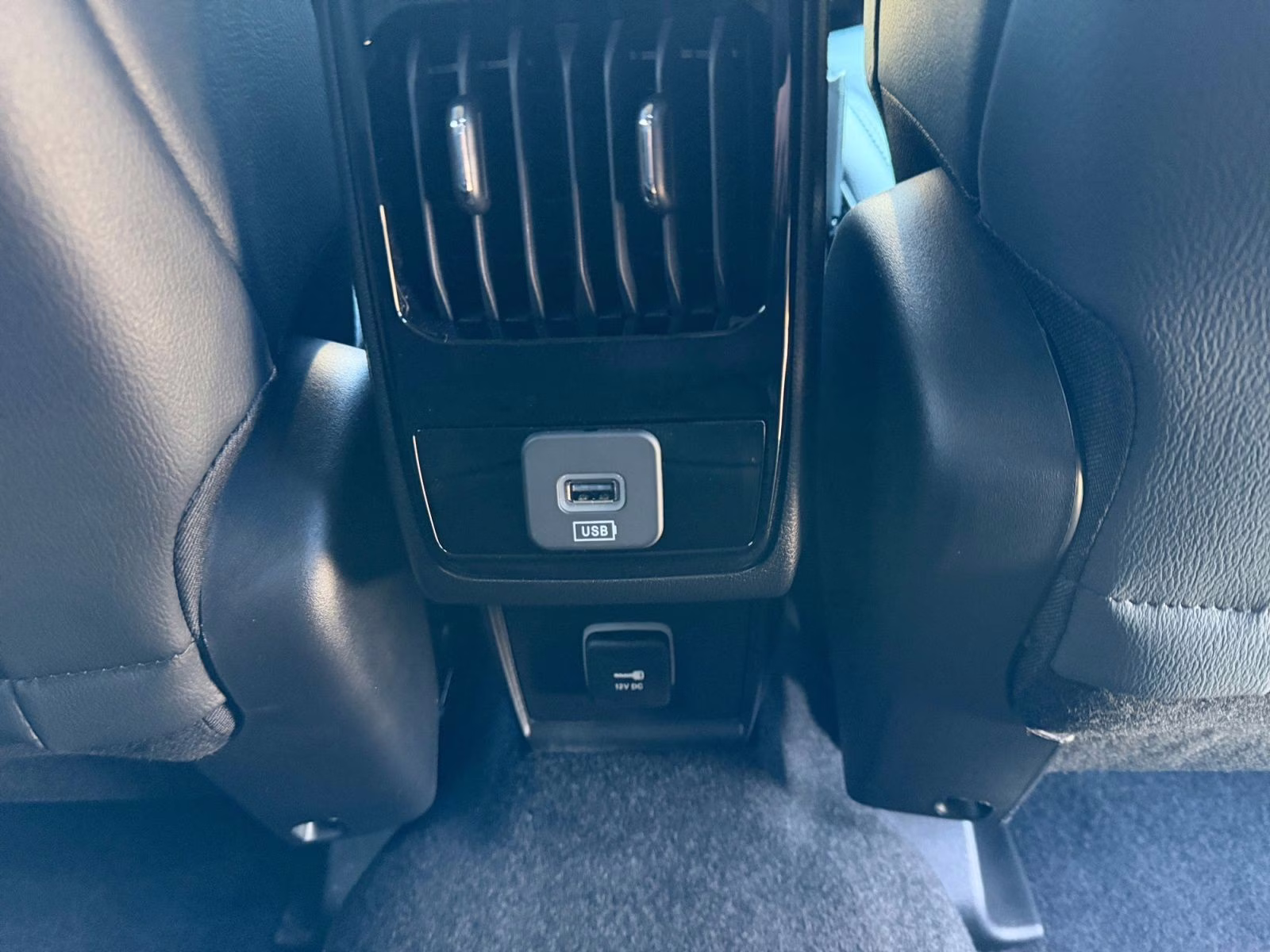 2026 Bright White Clearcoat Jeep Compass Latitude 4X4 SUV