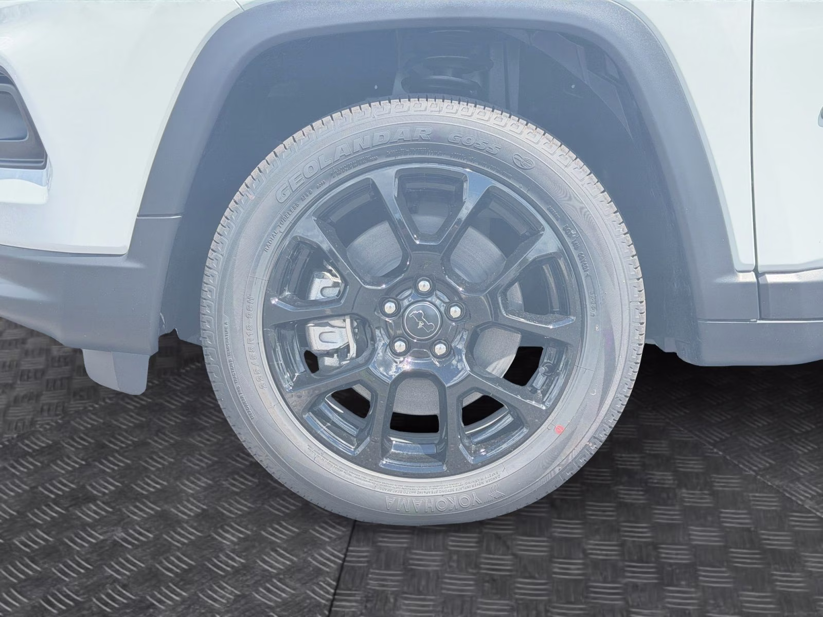 2026 Bright White Clearcoat Jeep Compass Latitude 4X4 SUV