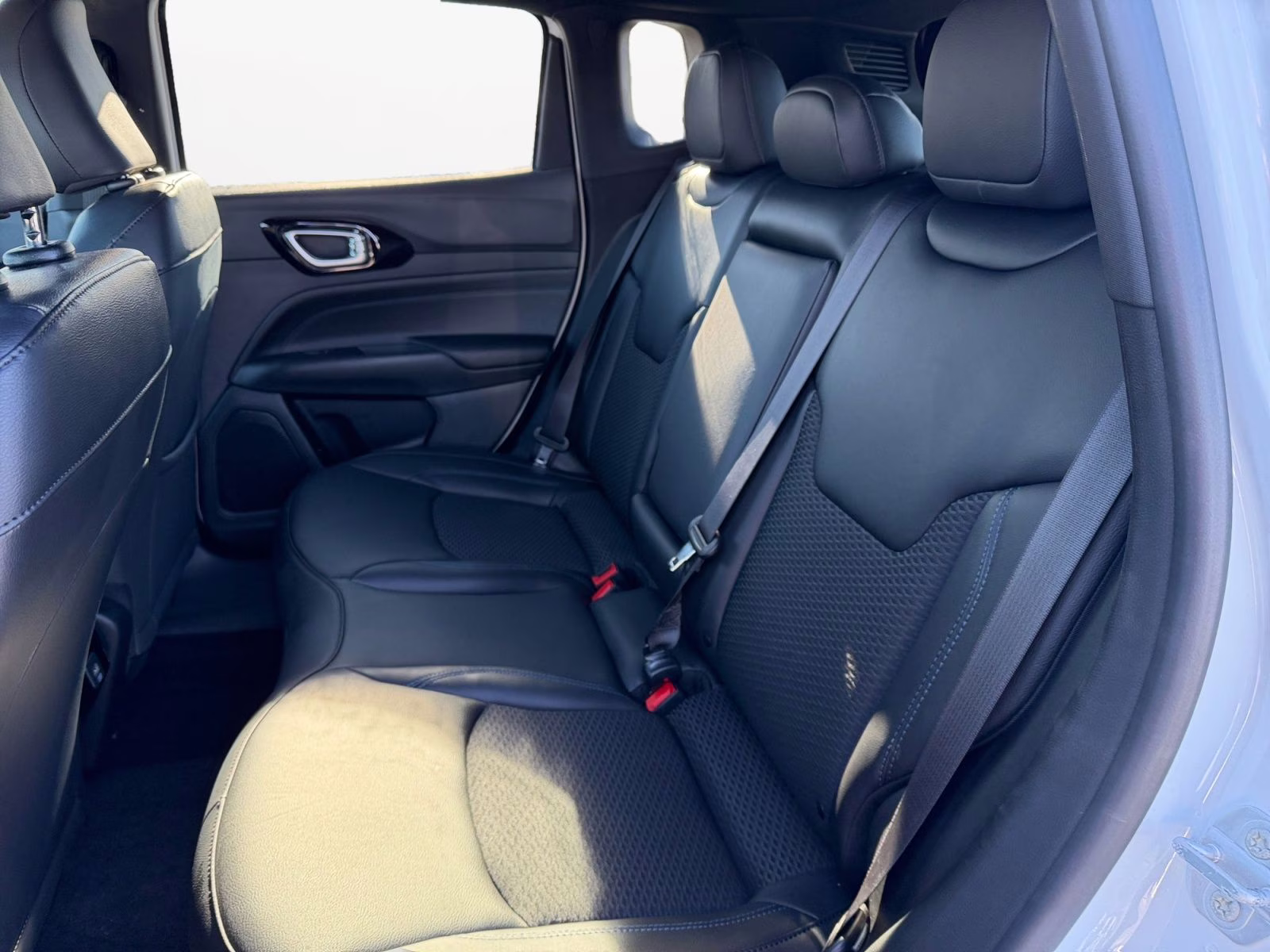 2026 Bright White Clearcoat Jeep Compass Latitude 4X4 SUV