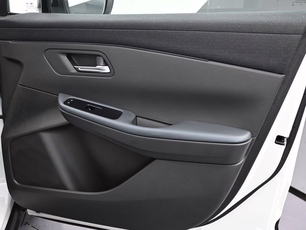 2026 Everest White Pearl Tricoat Nissan LEAF S+ FWD SUV