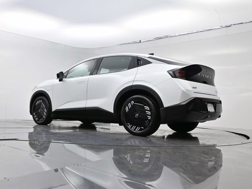 2026 Everest White Pearl Tricoat Nissan LEAF S+ FWD SUV