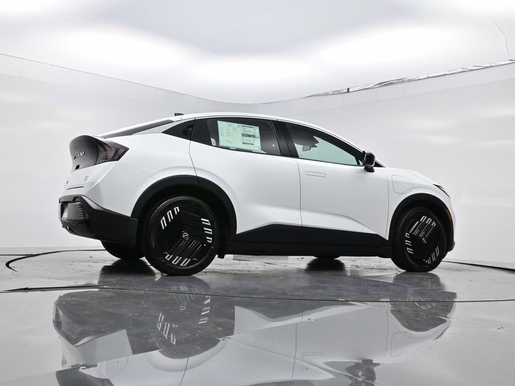 2026 Everest White Pearl Tricoat Nissan LEAF S+ FWD SUV