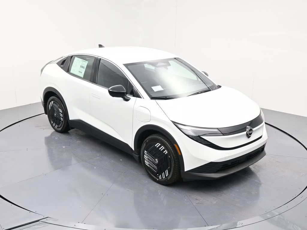 2026 Everest White Pearl Tricoat Nissan LEAF S+ FWD SUV