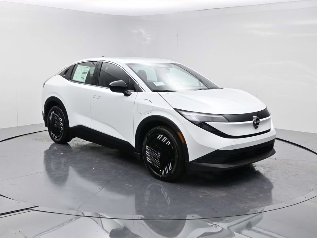 2026 Everest White Pearl Tricoat Nissan LEAF S+ FWD SUV