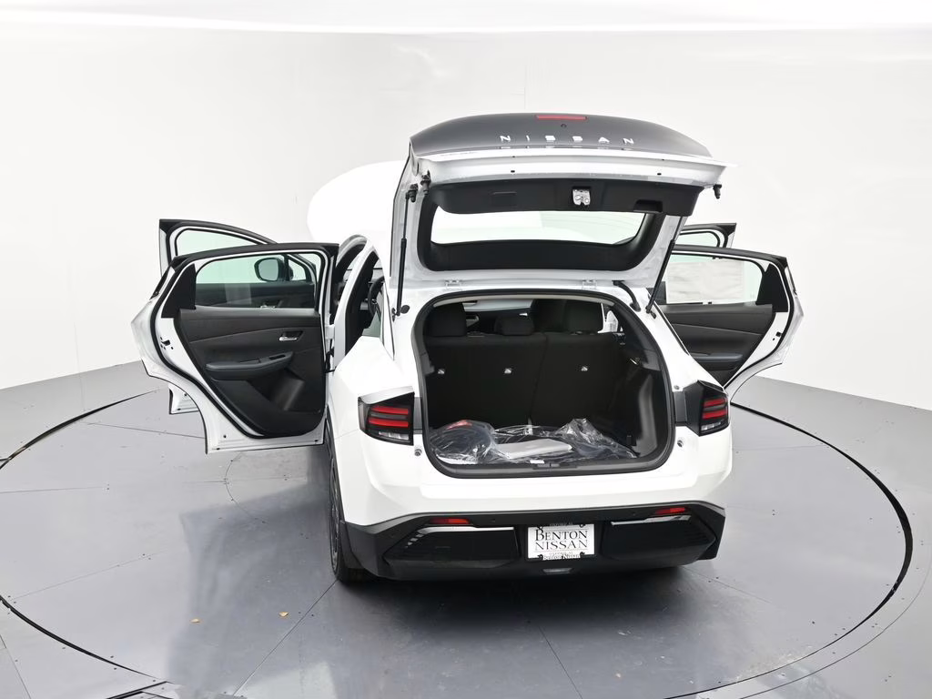 2026 Everest White Pearl Tricoat Nissan LEAF S+ FWD SUV