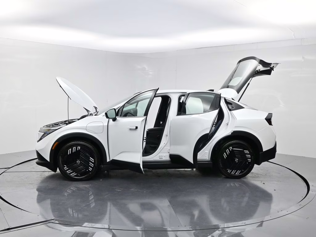 2026 Everest White Pearl Tricoat Nissan LEAF S+ FWD SUV