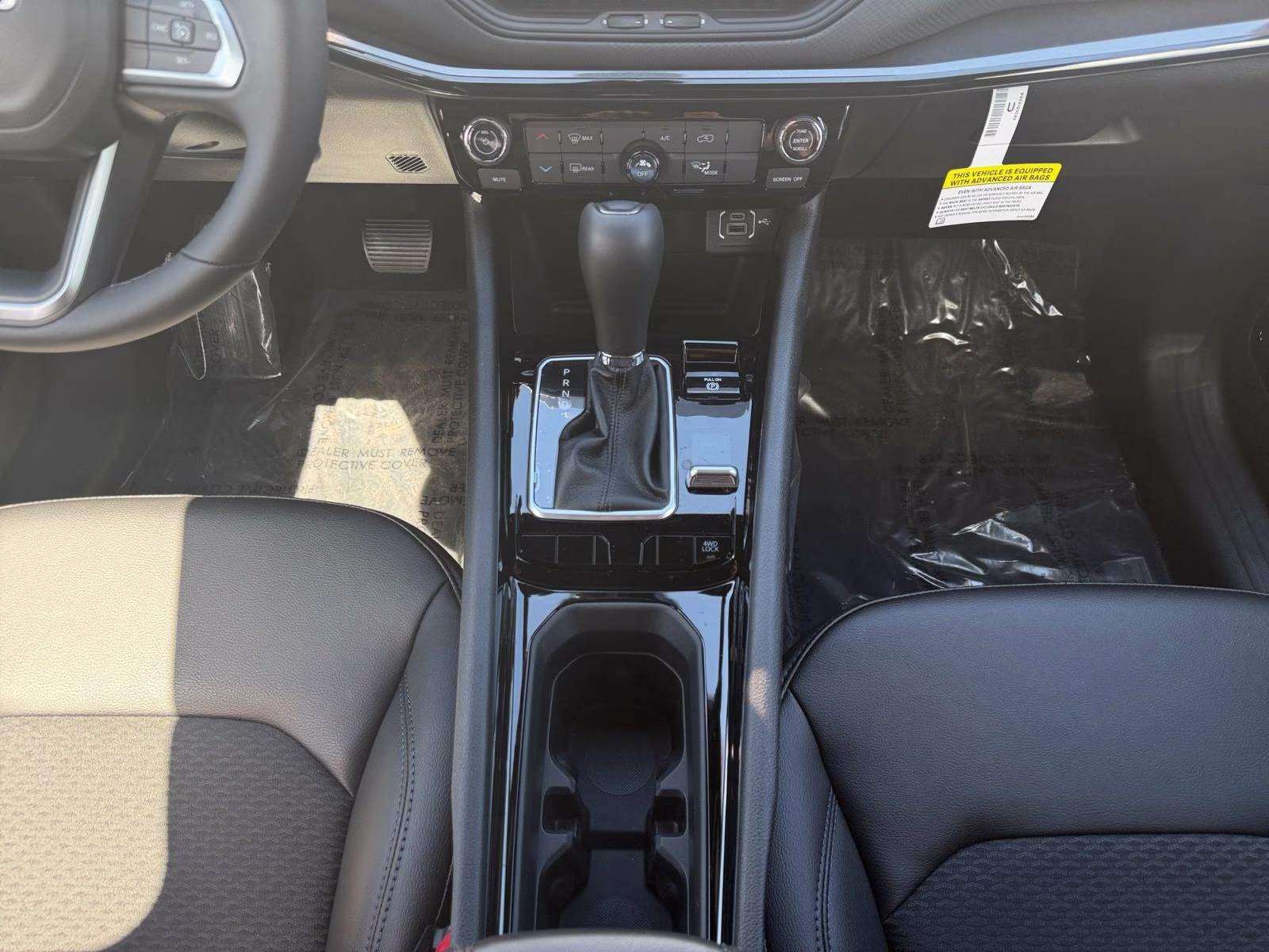 2026 Bright White Clearcoat Jeep Compass Latitude 4X4 SUV