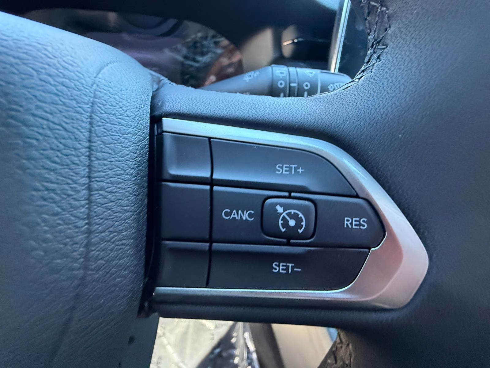 2026 Bright White Clearcoat Jeep Compass Latitude 4X4 SUV