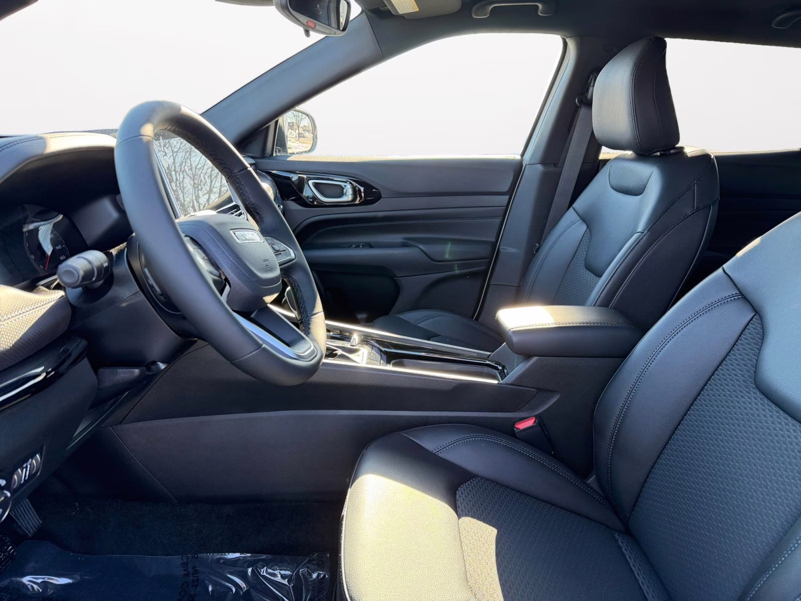 2026 Bright White Clearcoat Jeep Compass Latitude 4X4 SUV