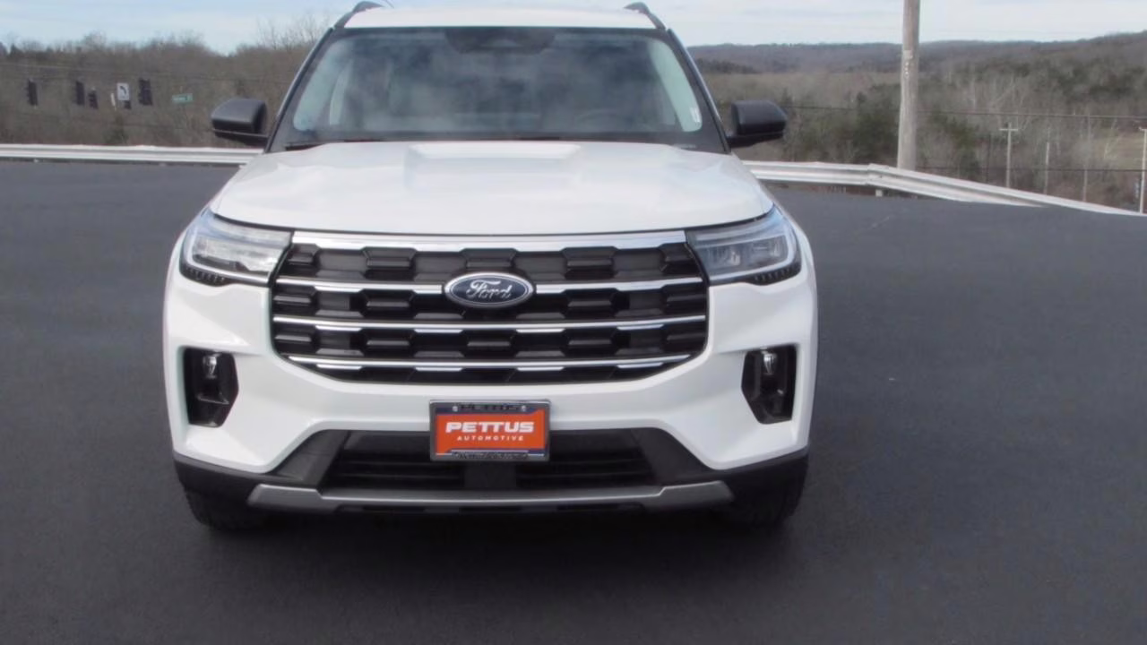 2026 Oxford White Ford Explorer Active 4X4 SUV