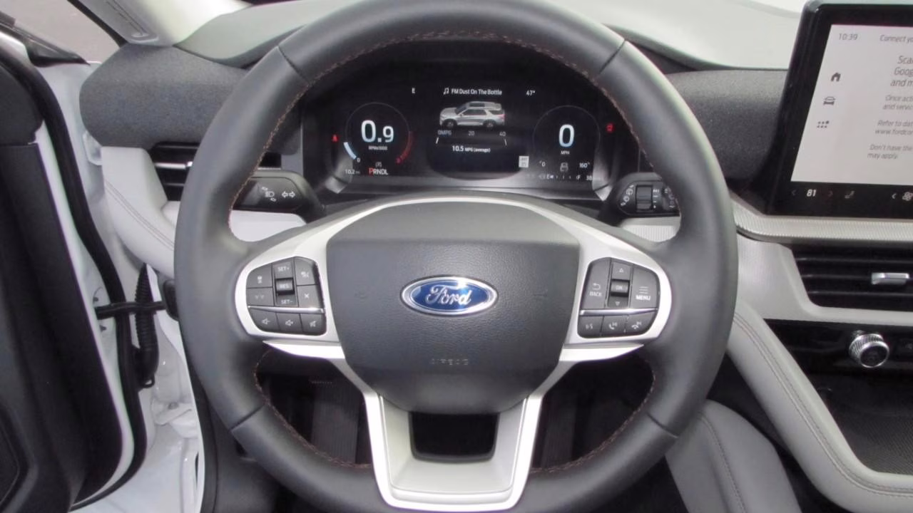 2026 Oxford White Ford Explorer Active 4X4 SUV