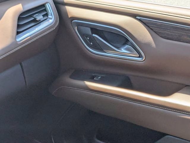 2021 Midnight Blue Metallic Chevrolet Suburban High Country 4X4 SUV