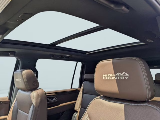 2021 Midnight Blue Metallic Chevrolet Suburban High Country 4X4 SUV