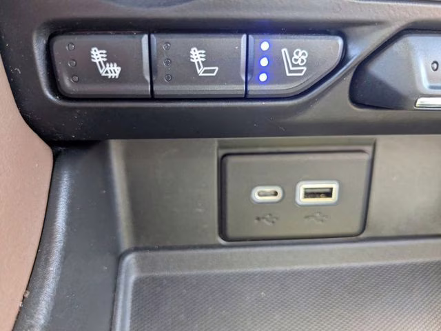 2021 Midnight Blue Metallic Chevrolet Suburban High Country 4X4 SUV