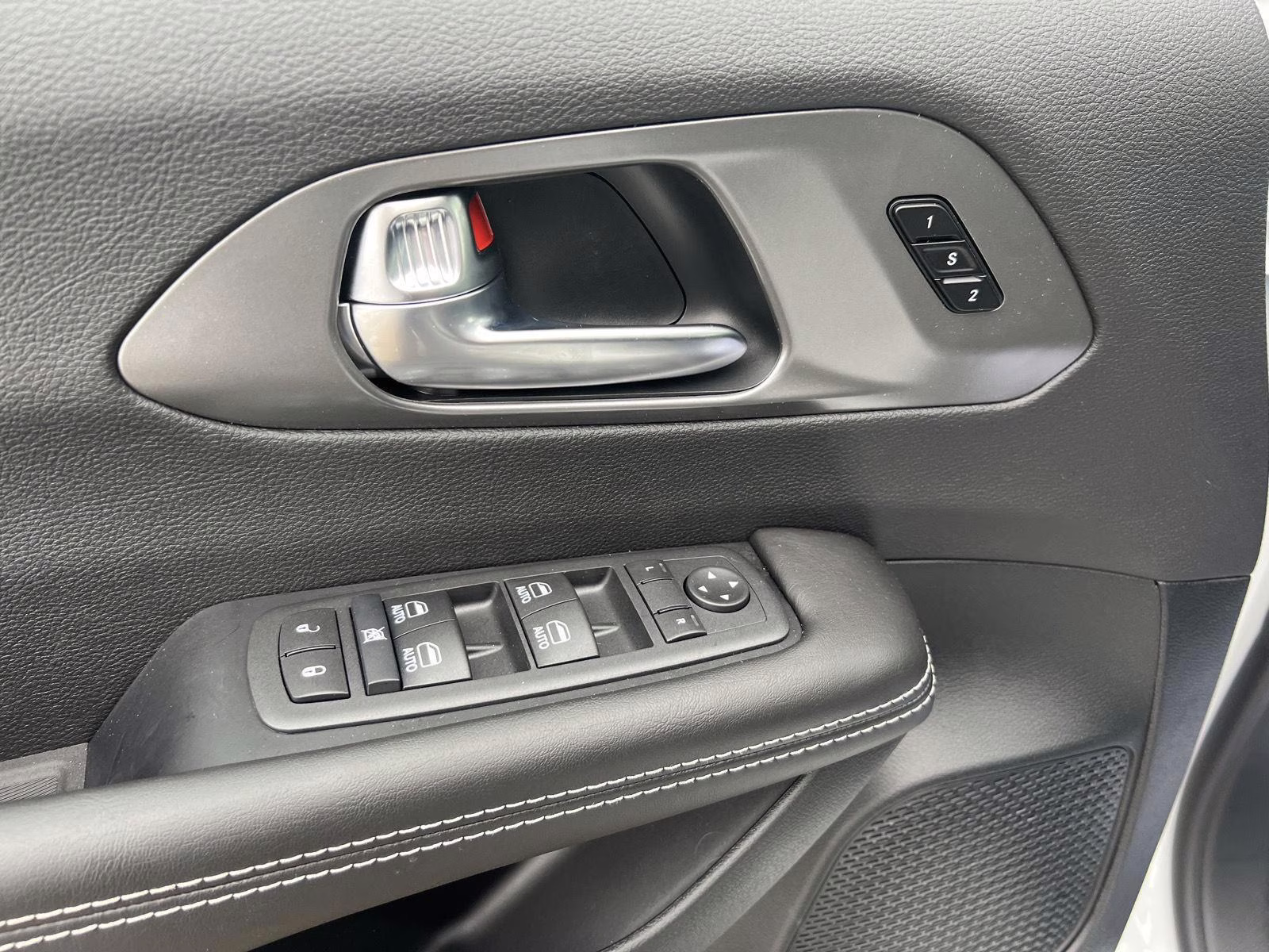 2026 Bright White Clearcoat Chrysler Pacifica Select AWD Van
