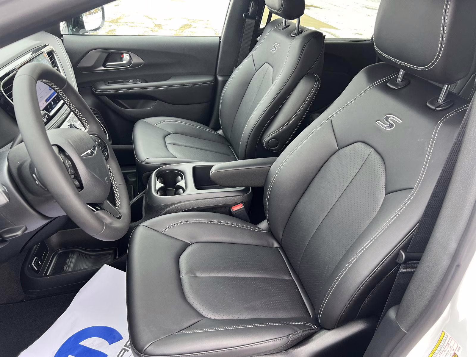 2026 Bright White Clearcoat Chrysler Pacifica Select AWD Van