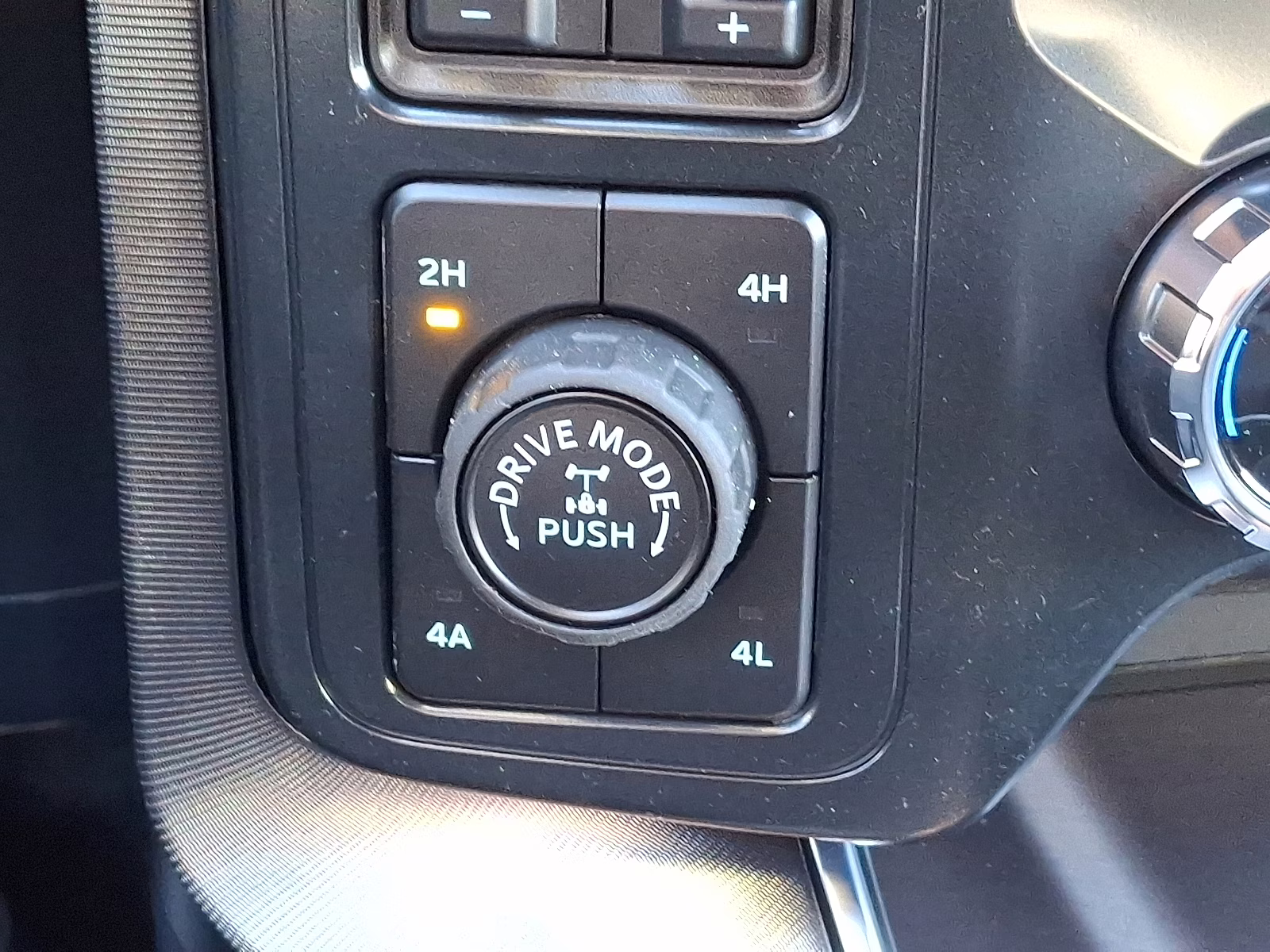 2025 Agate Black Metallic - UM Ford F-150 Platinum 4X4