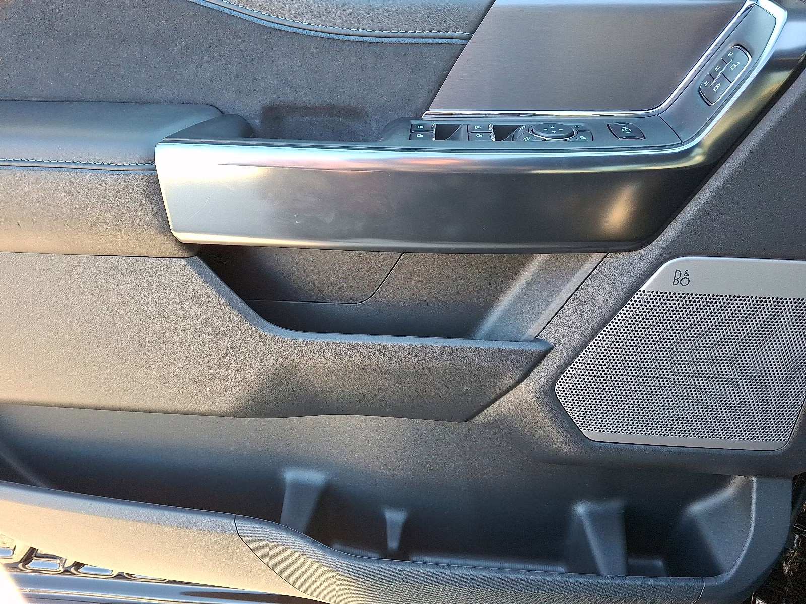 2025 Agate Black Metallic - UM Ford F-150 Platinum 4X4