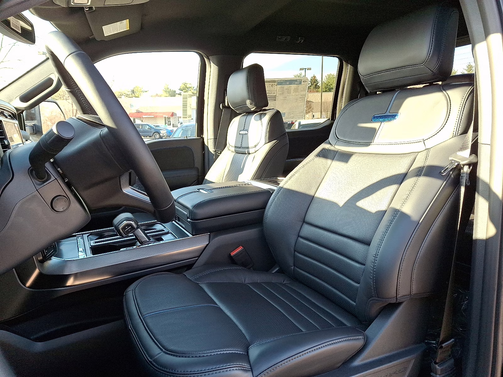 2025 Agate Black Metallic - UM Ford F-150 Platinum 4X4