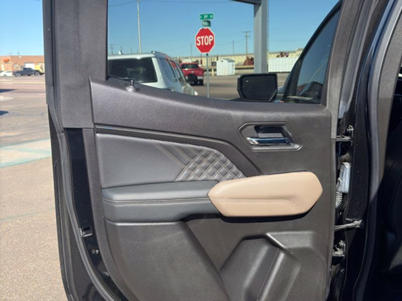 2024 Onyx Black GMC Canyon 4WD Denali 4X4 Truck