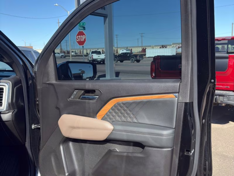 2024 Onyx Black GMC Canyon 4WD Denali 4X4 Truck