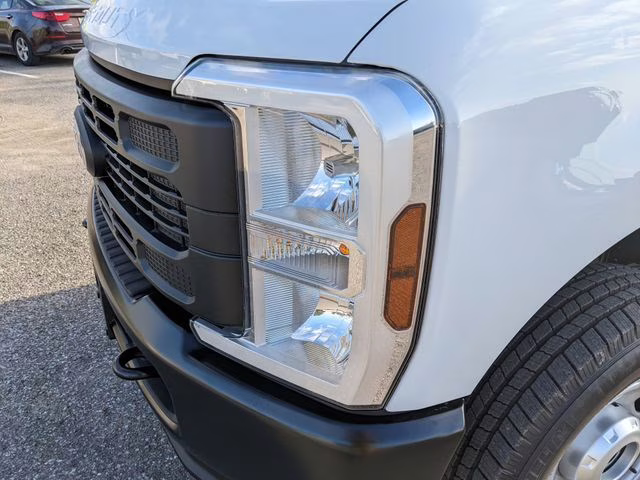 2026 Oxford White Ford Super Duty F-250 SRW XL 4X4 Truck