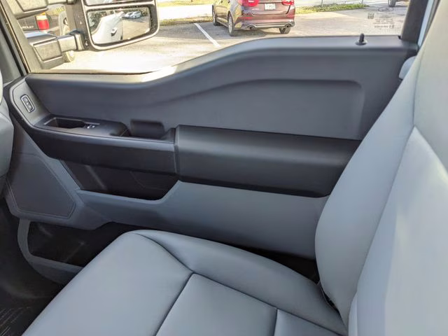 2026 Oxford White Ford Super Duty F-250 SRW XL 4X4 Truck