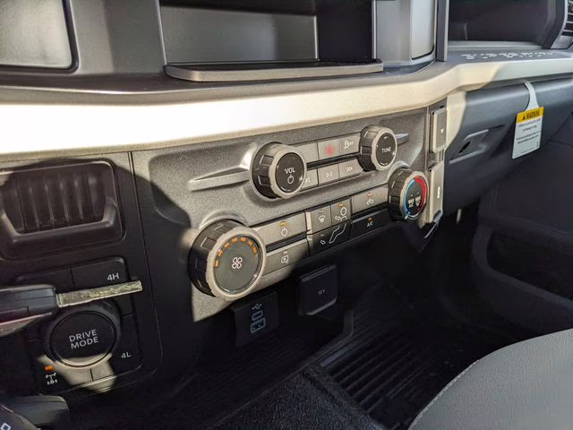 2026 Oxford White Ford Super Duty F-250 SRW XL 4X4 Truck