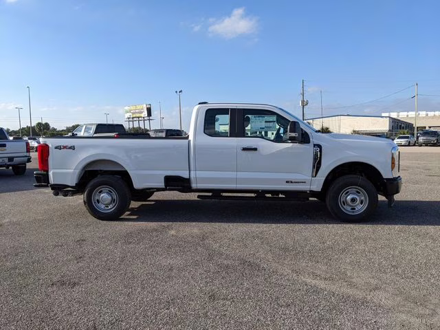 2026 Oxford White Ford Super Duty F-250 SRW XL 4X4 Truck