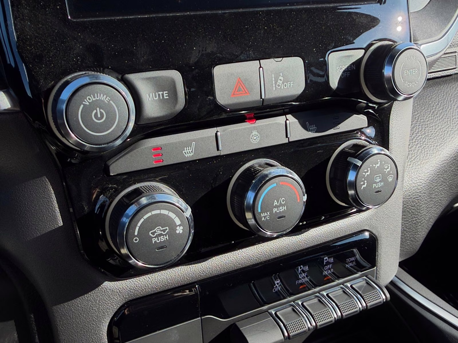 2026 Diamond Black Crystal Pearlcoat Ram 1500 Big Horn/Lone Star 4X4 Truck