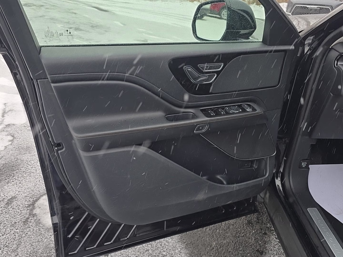 2025 Infinite Black Metallic Clearcoat Lincoln Aviator Premiere AWD SUV