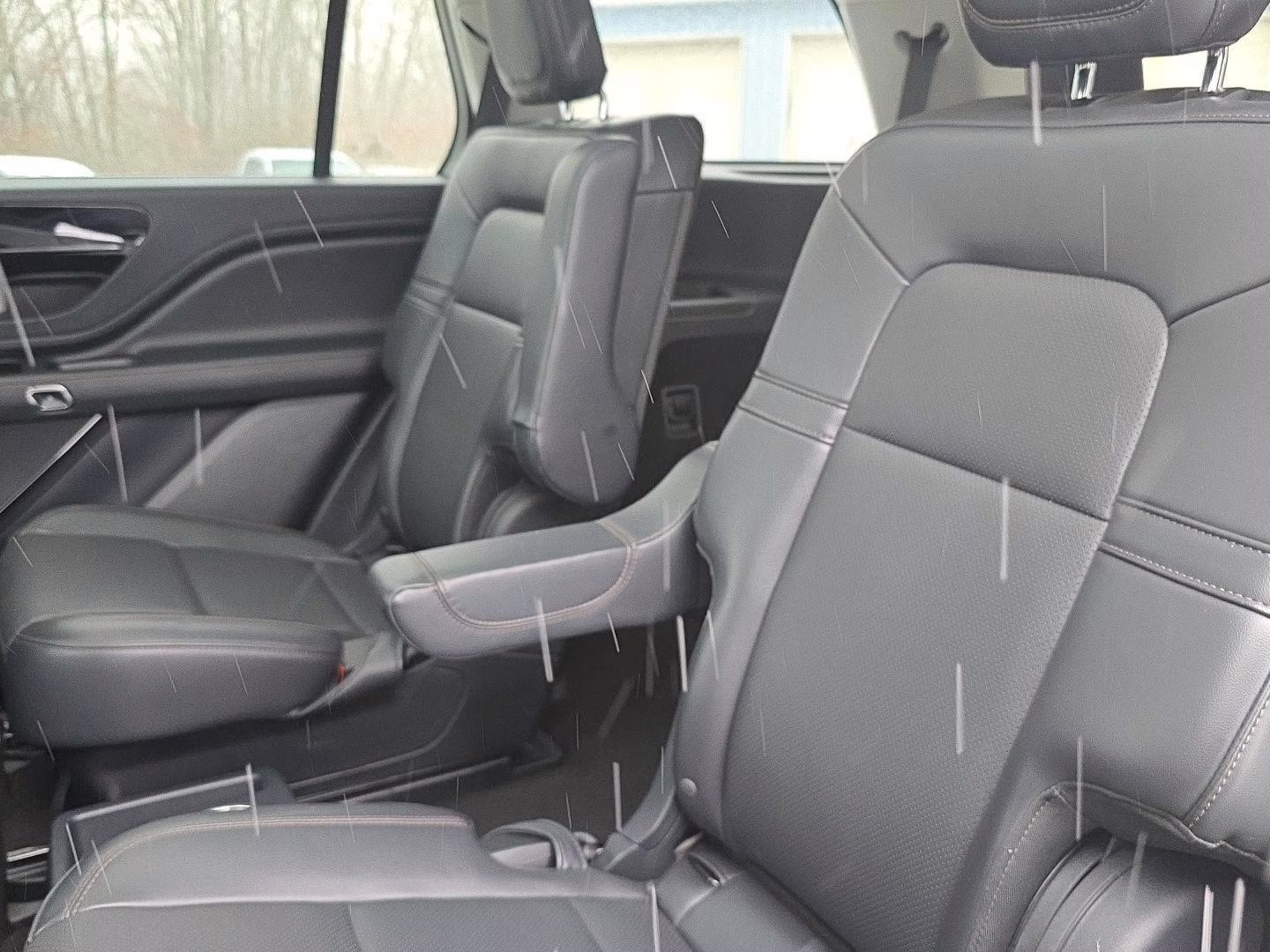 2025 Infinite Black Metallic Clearcoat Lincoln Aviator Premiere AWD SUV