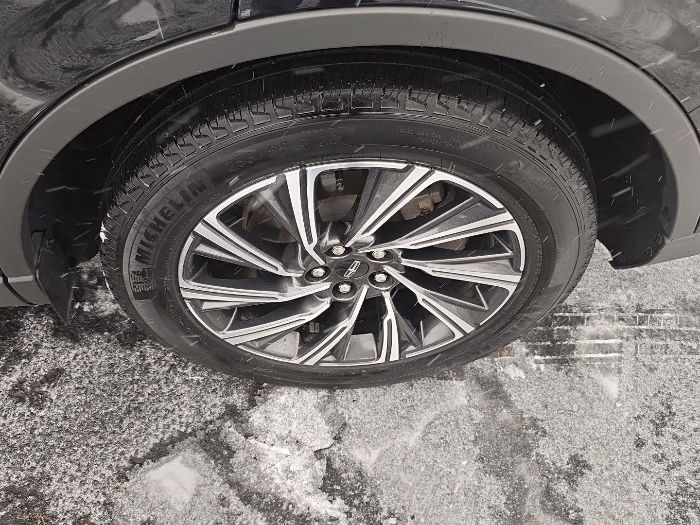 2025 Infinite Black Metallic Clearcoat Lincoln Aviator Premiere AWD SUV