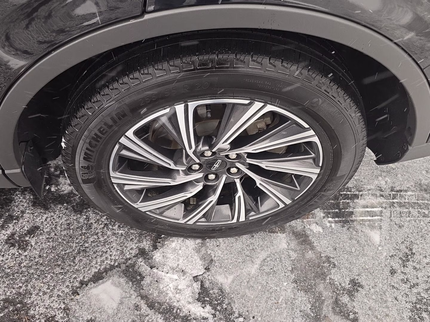 2025 Infinite Black Metallic Clearcoat Lincoln Aviator Premiere AWD SUV
